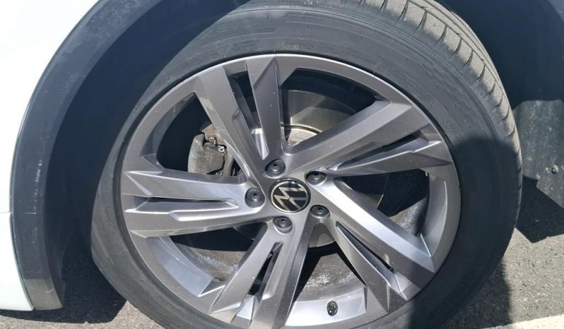 
								Volkswagen Tiguan R Line 2.0 TDI DSG MATRIX*R-KAM*ACC+*Key-Go*Line*AHK voll									