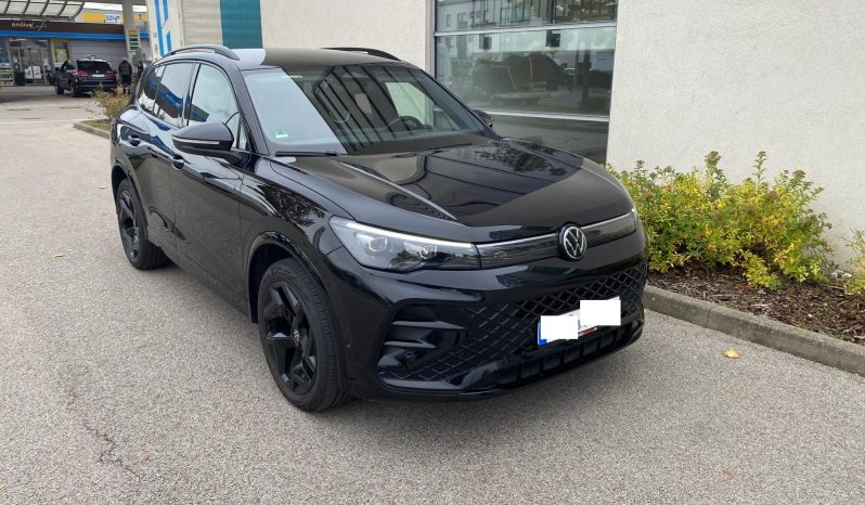 
								Volkswagen Tiguan R-Line BLACK 2.0 TDI DSG MATRIX*VIRTUAL*R-Kamera*ACC+**AHK voll									