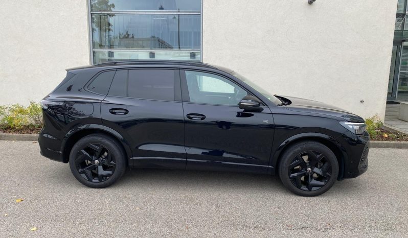
								Volkswagen Tiguan R-Line BLACK 2.0 TDI DSG MATRIX*VIRTUAL*R-Kamera*ACC+**AHK voll									